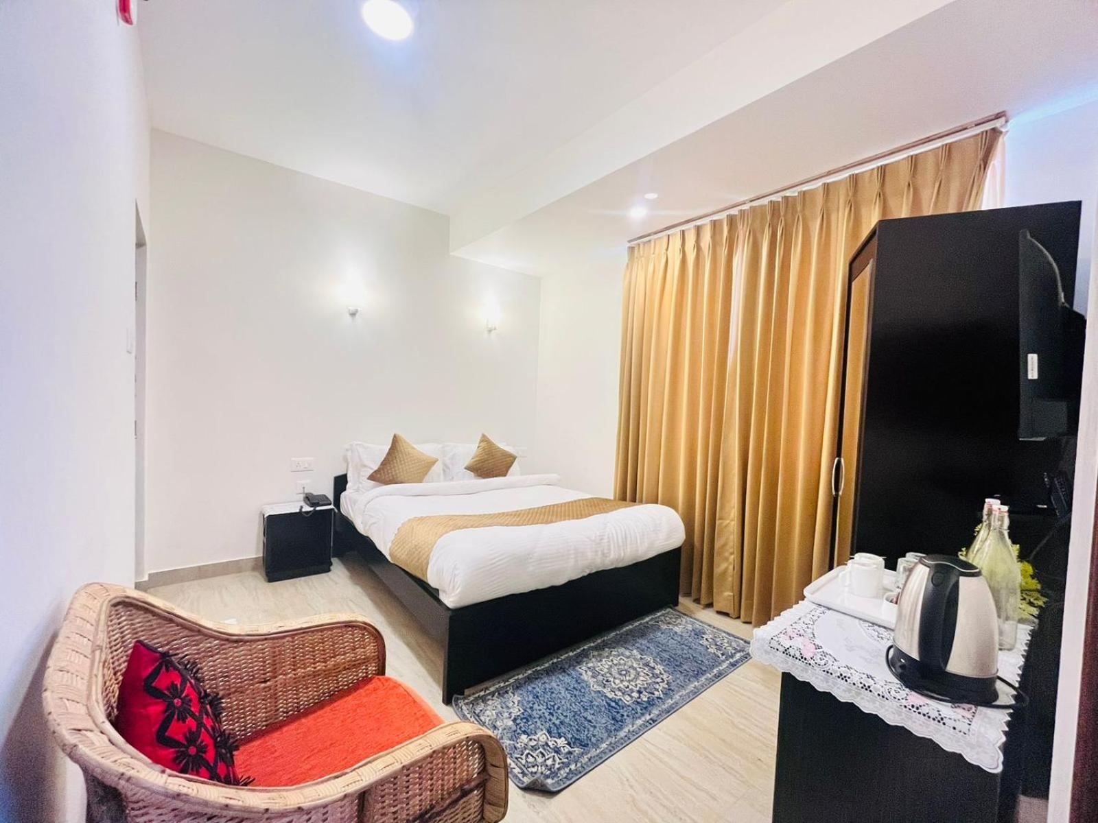 Maplewood Hotel & Spa Gangtok Exterior photo