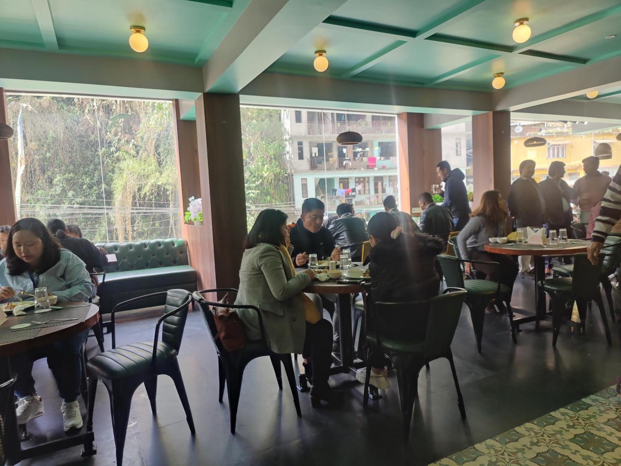 Maplewood Hotel & Spa Gangtok Exterior photo