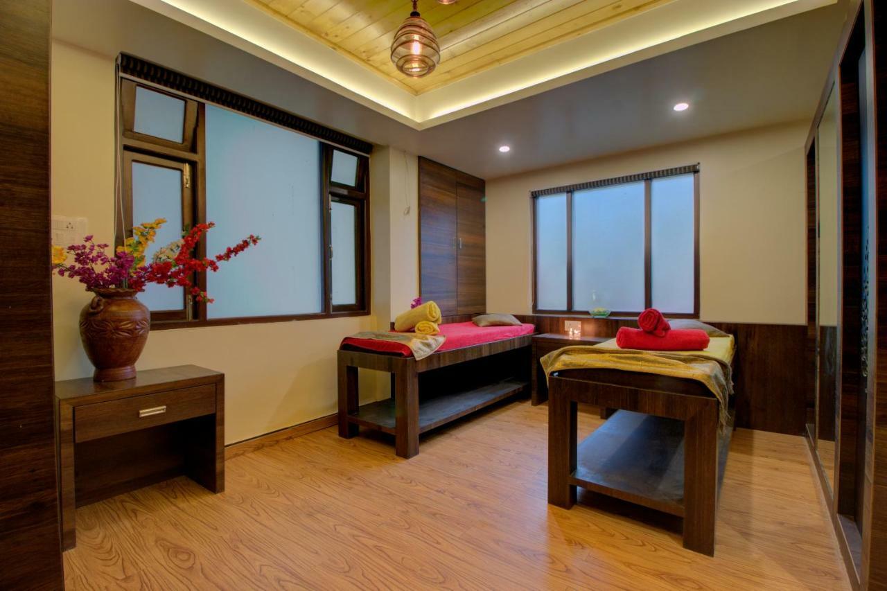 Maplewood Hotel & Spa Gangtok Exterior photo