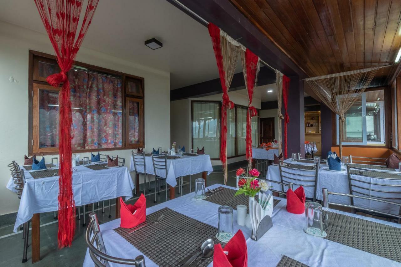 Maplewood Hotel & Spa Gangtok Exterior photo